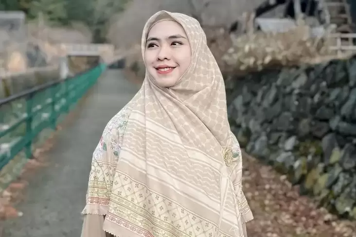 Oki Setiana Dewi Tak Tahu mengenai Permasalahan Rumah Tangga Ria Ricis dan juga Teuku Ryan