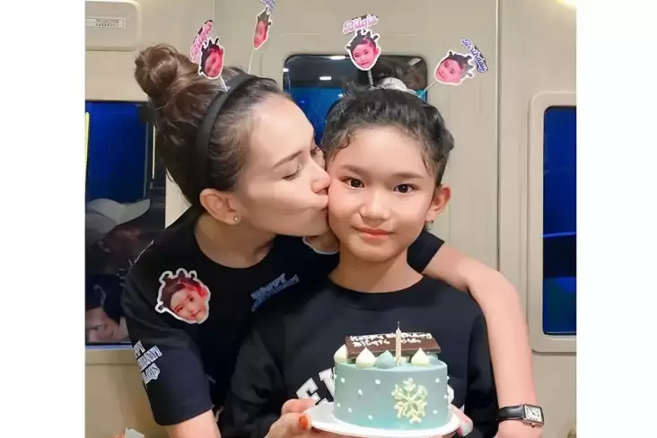Doa Ayu Ting Ting dalam area Hari Ulang Tahun ke-10 Bilqis: Kamu Segalanya Buat Bunda